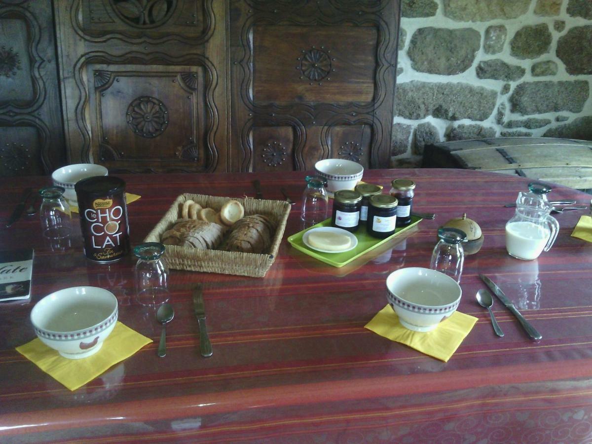 Bed and Breakfast La Roche Saint-Etienne-en-Cogles Экстерьер фото
