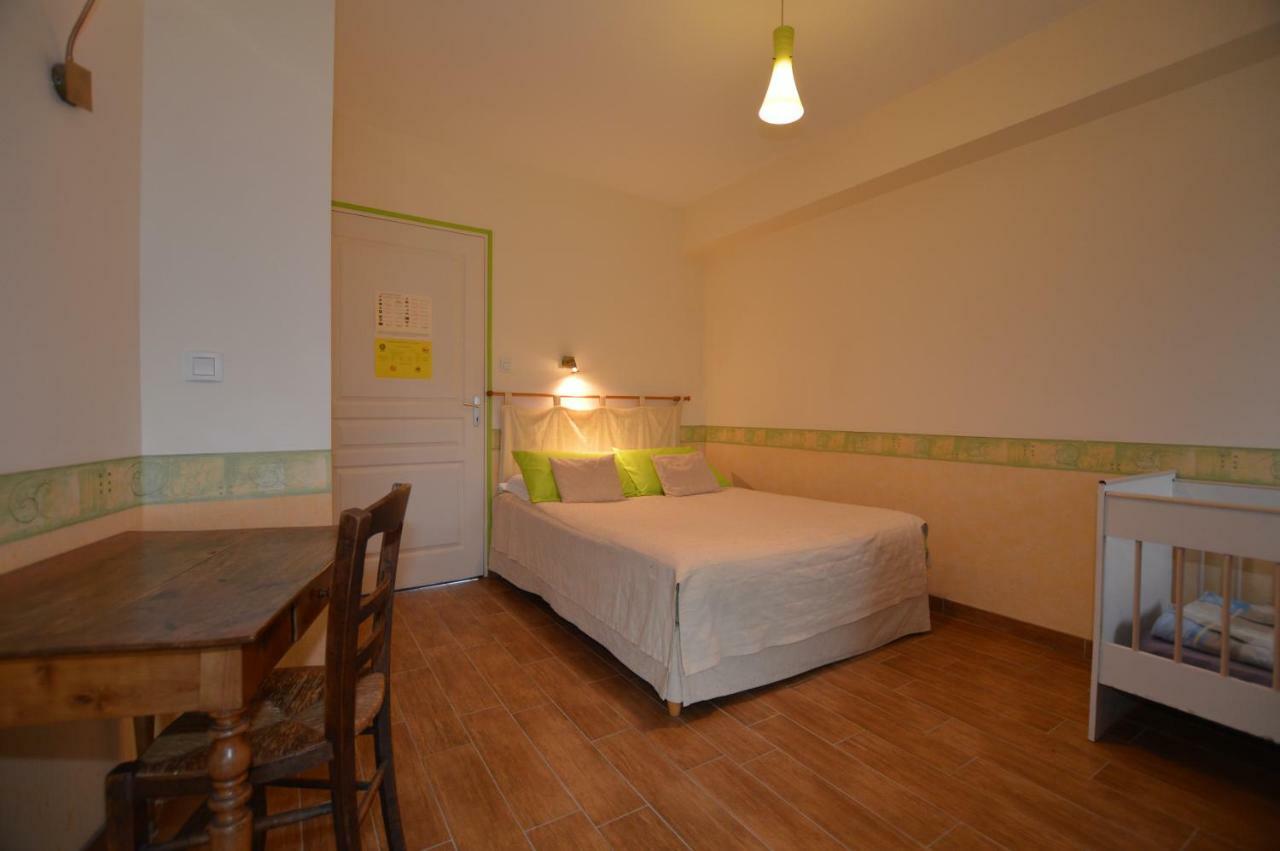 Bed and Breakfast La Roche Saint-Etienne-en-Cogles Экстерьер фото